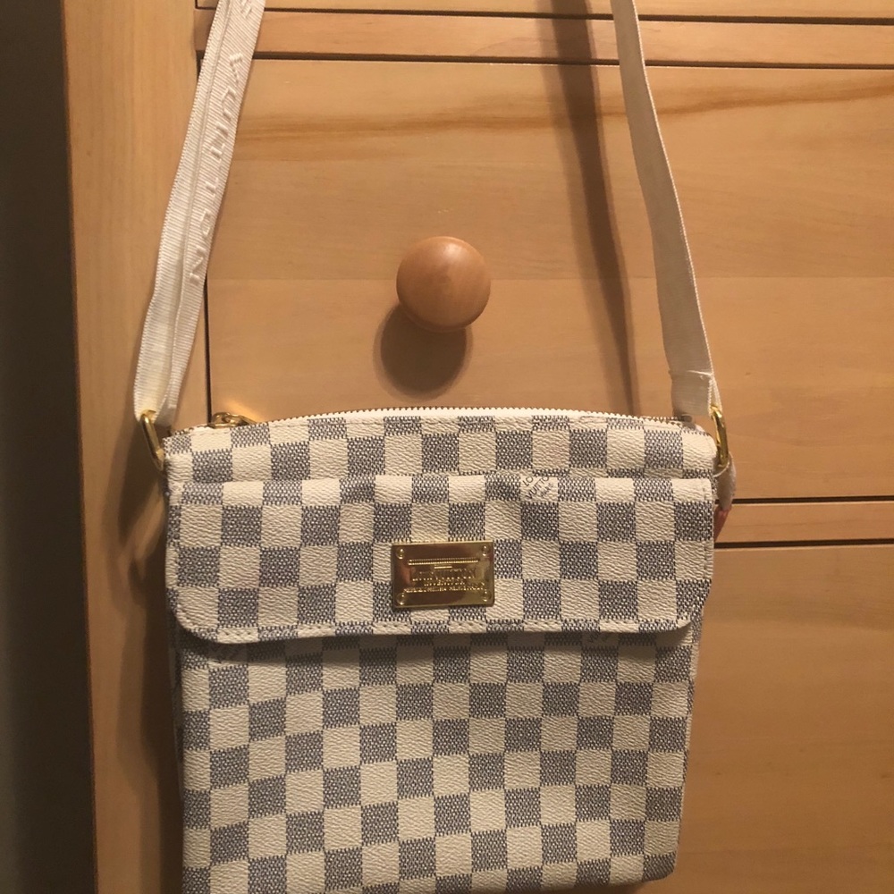 Louis Vuitton crossbody bag